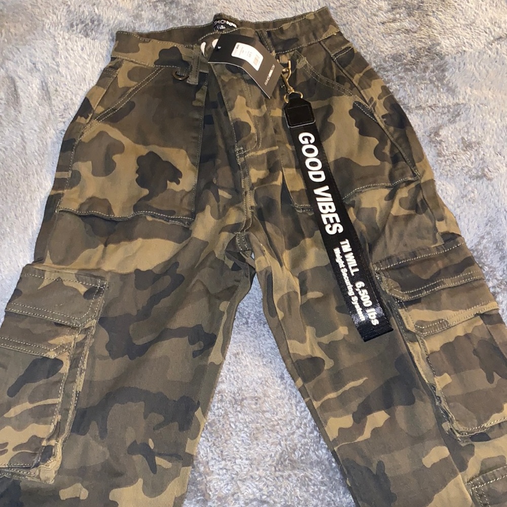 Fashion Nova Cargo Joggers, Size Small, Camo